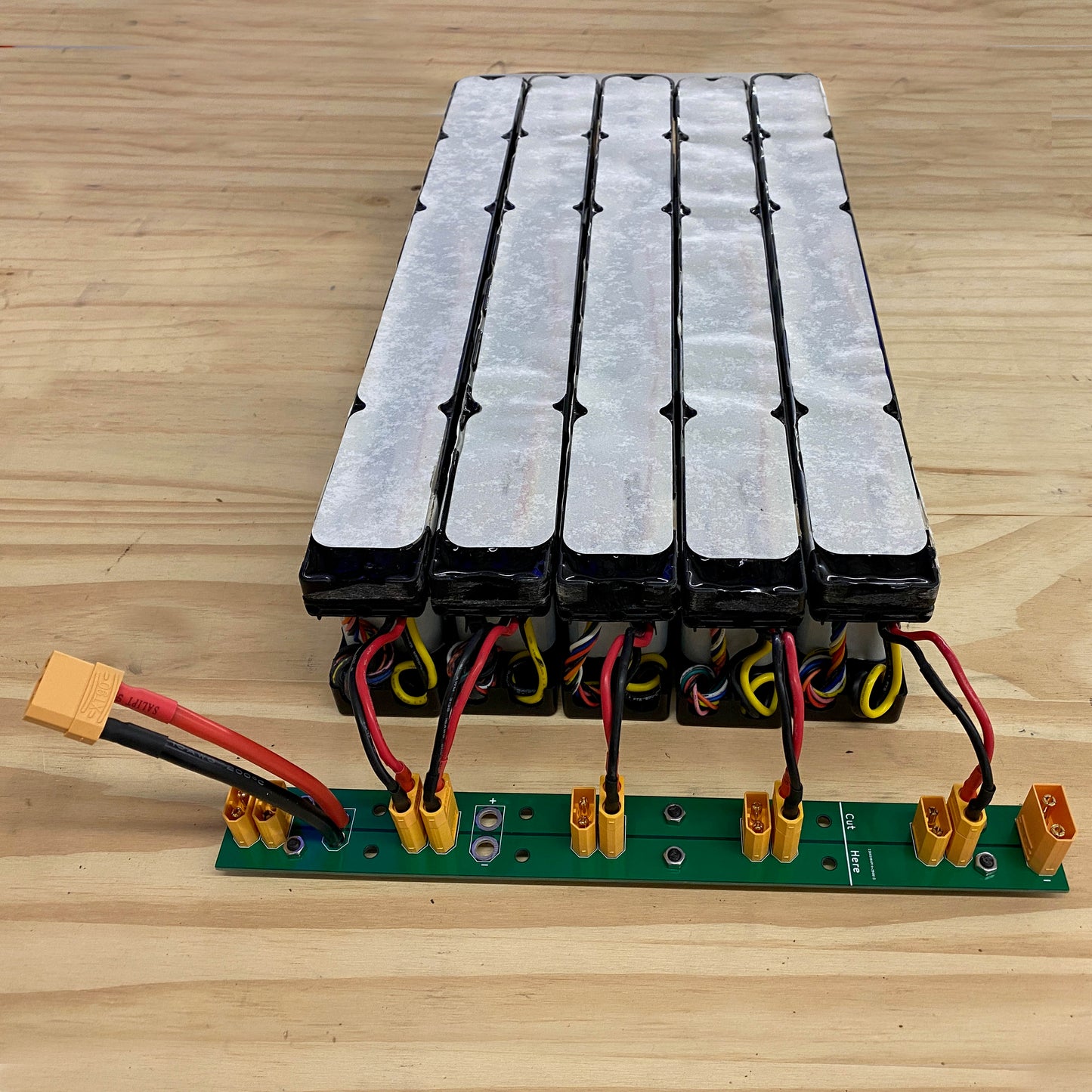 DC PCB PowerStrip Populated xt60 into xt90