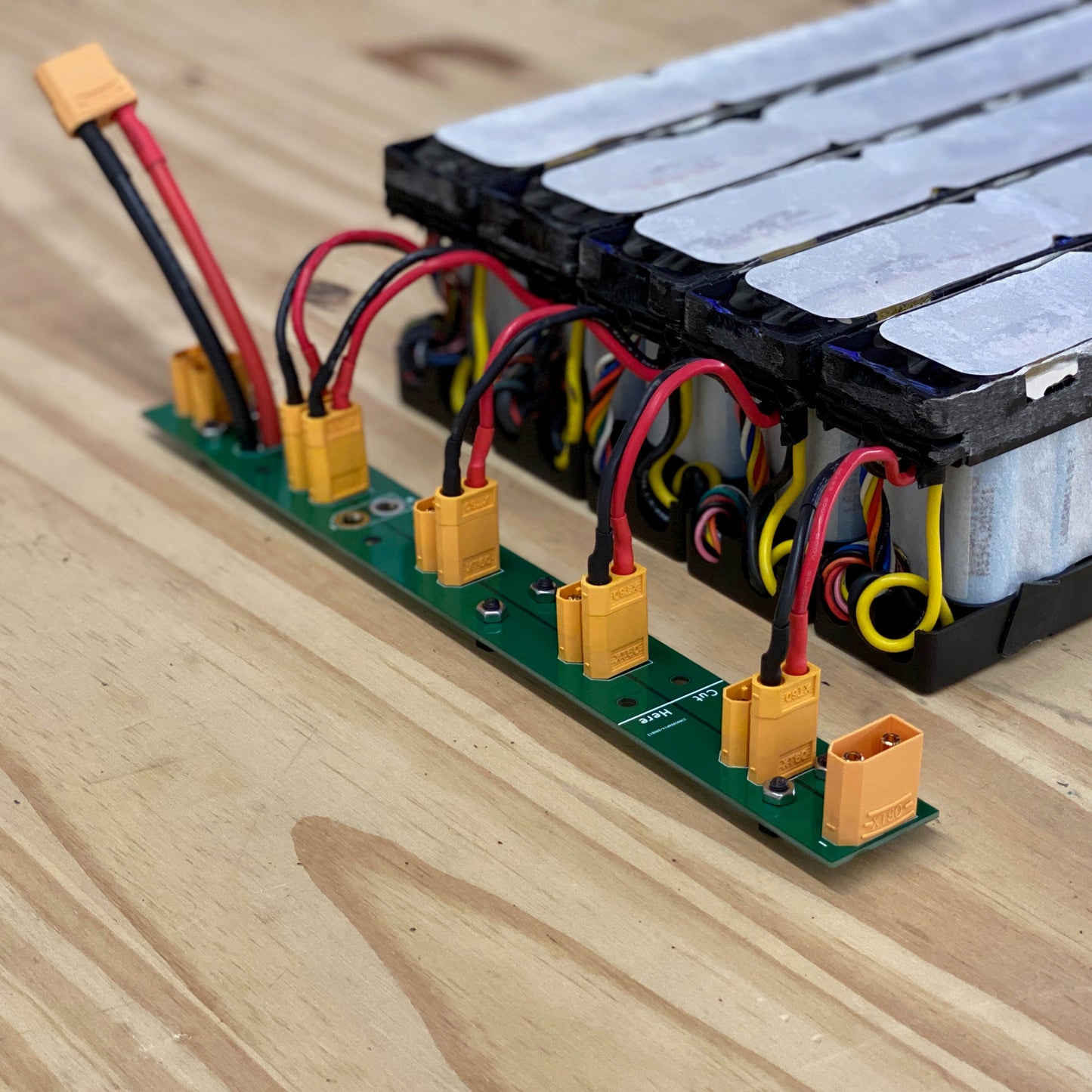 DC PCB PowerStrip Populated xt60 into xt90